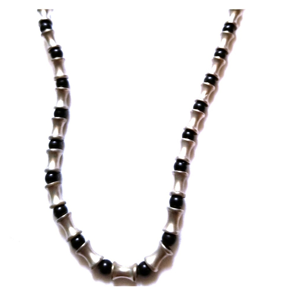 Snake styled chocker necklace